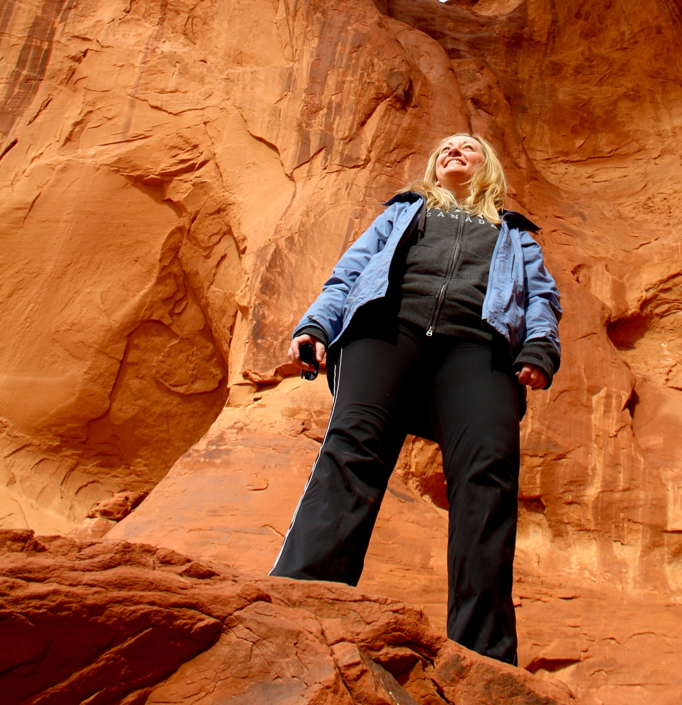 Kirsten Thompson stood on a rock in Monument Valle, USA.